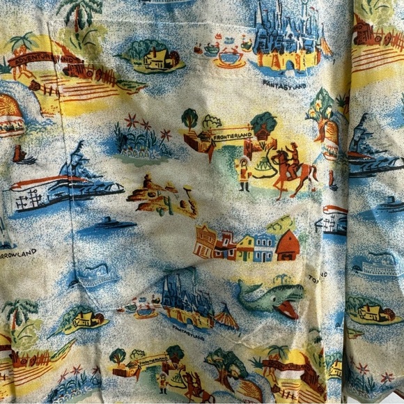 Disney Parks Vacation Club Hotel Resorts Icons Men's Button Up Map NWT - Picture 9 of 9